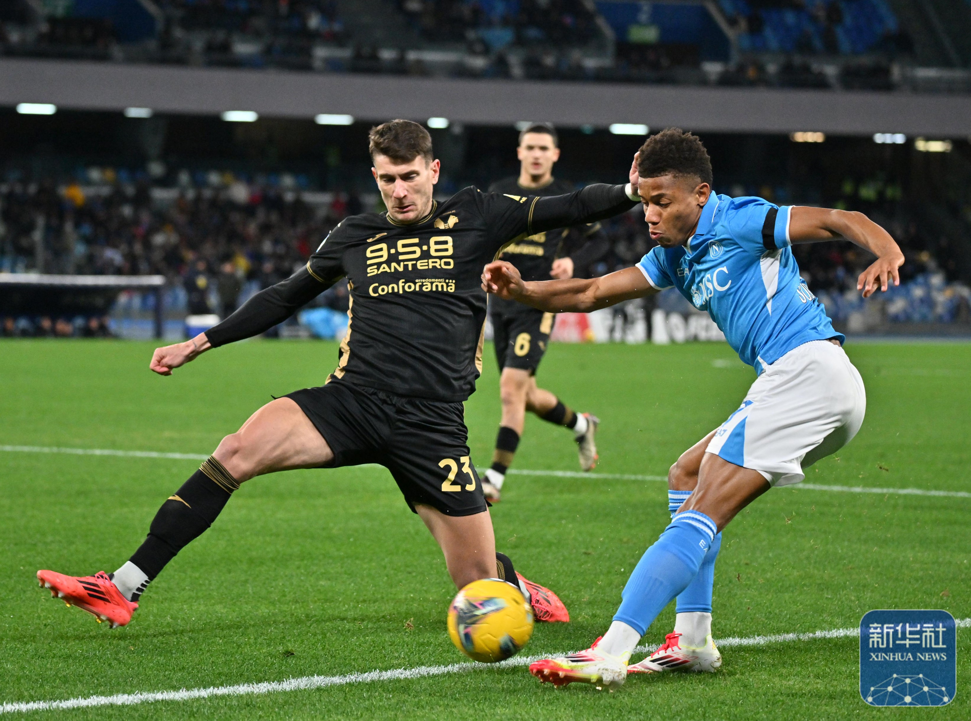 那不勒斯遭遇主场惨败，冲击联赛前四的简单介绍