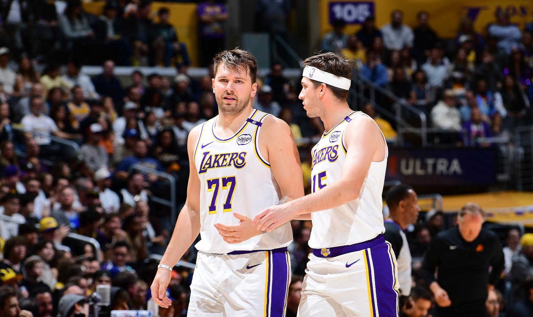 包含东契奇三巨头联手,塔图姆得分突破,雄鹿冲击季后赛!的词条