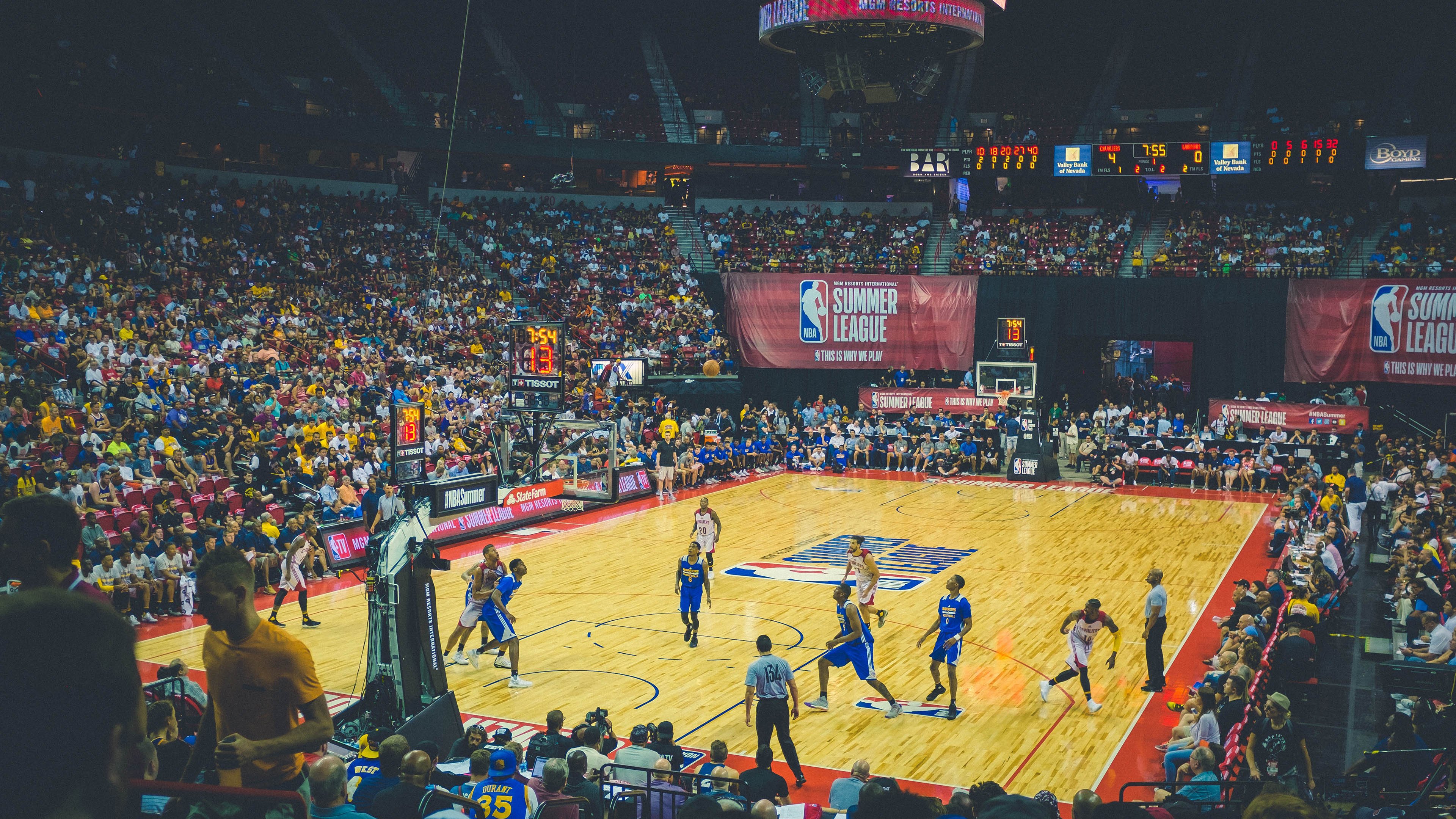 NBA常规赛最新形势:那不勒斯高居榜首,俄克拉荷马城雷霆强势追赶,冠军归属成迷的简单介绍